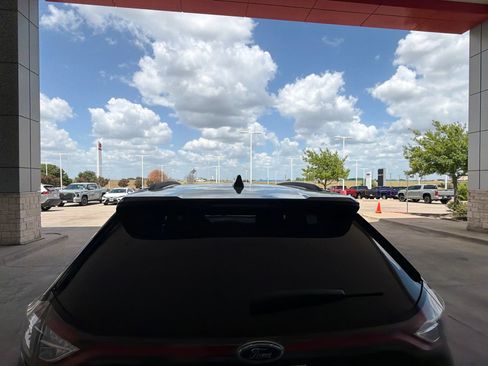 Used 2015 Ford Edge SE FWD image 5