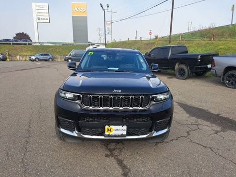 Used 2023 Jeep Grand Cherokee L Limited w/ Luxury Tech Group II AWD/4WD image 3