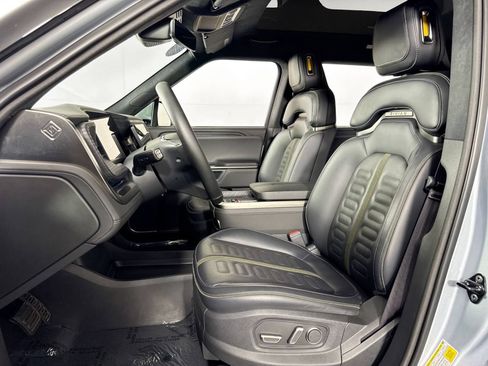 Used 2025 Rivian R1S Adventure image 25