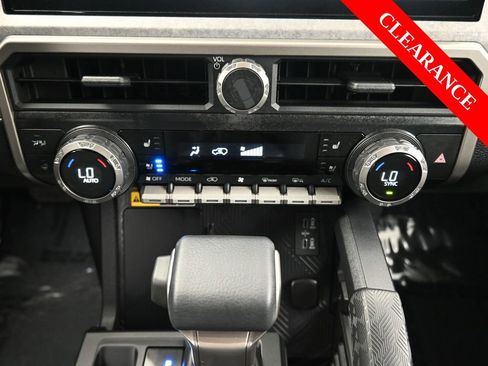 Used 2025 Toyota 4Runner 4WD image 30