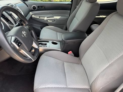 Used 2013 Toyota Tacoma PreRunner w/ SR5 Pkg RWD image 9