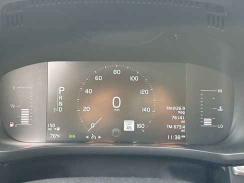 Used 2019 Volvo XC60 T5 Momentum w/ Premium Package image 18