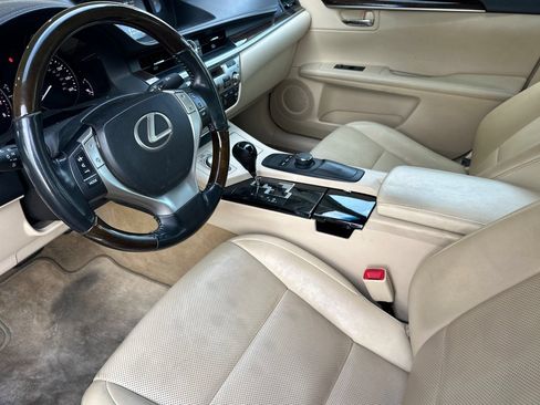 Used 2015 Lexus ES 350 w/ Premium Package FWD image 9