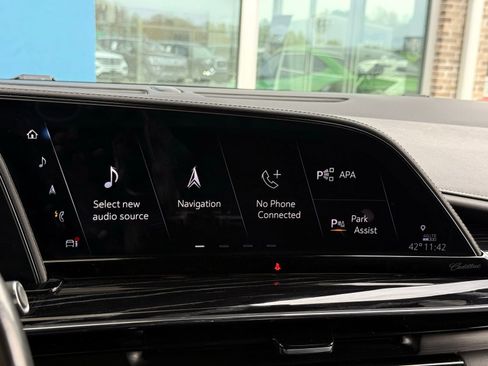 Used 2023 Cadillac Escalade ESV Sport image 73