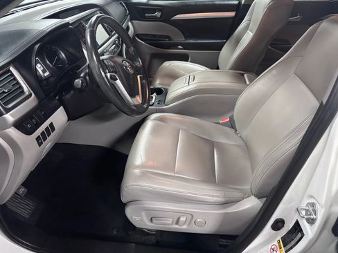 Used 2019 Toyota Highlander XLE image 9