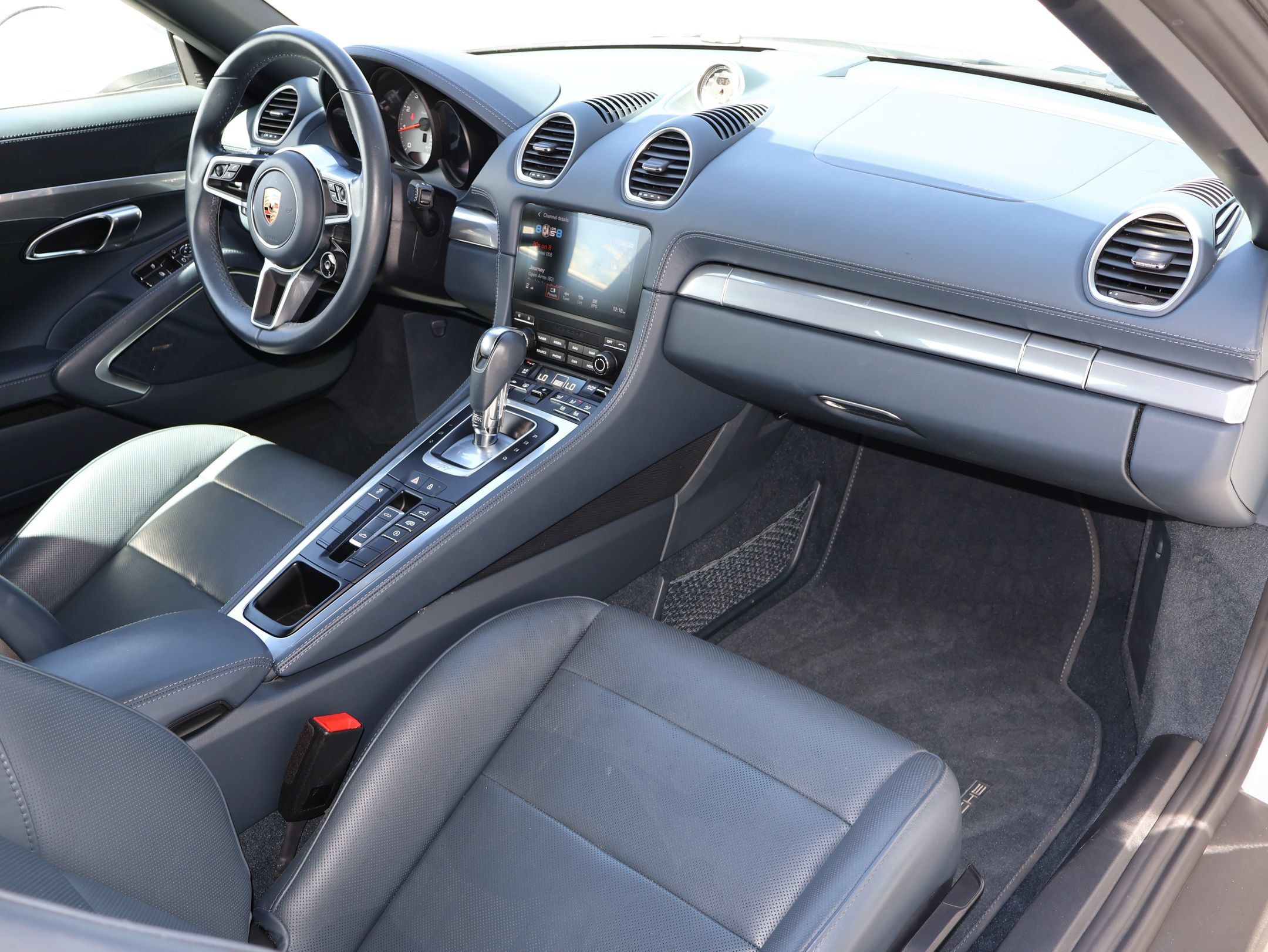 Certified 2024 Porsche 718 Boxster S RWD image 32