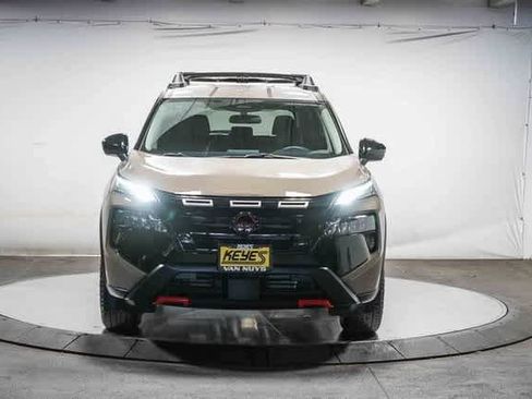 Used 2025 Nissan Rogue SV image 6