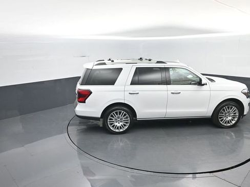 Certified 2024 Ford Expedition Limited image 28