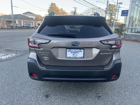 Used 2023 Subaru Outback Premium image 4