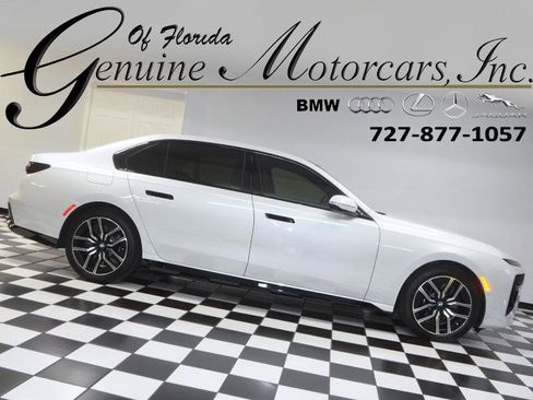 Used 2024 BMW 760i xDrive w/ Premium Package 2 AWD/4WD image 1