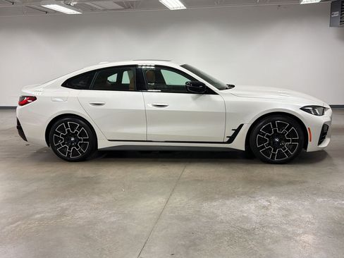 Certified 2025 BMW 430i xDrive w/ M Sport Package AWD/4WD image 7