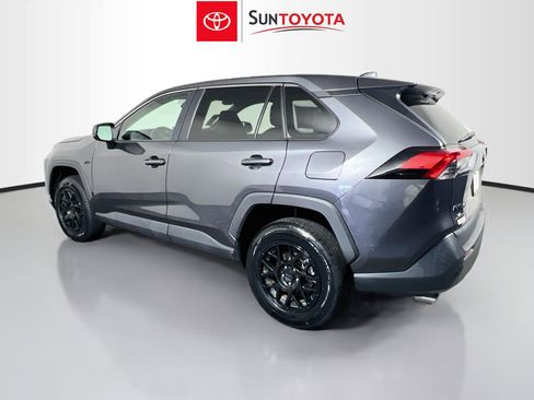 Used 2022 Toyota RAV4 LE FWD image 6
