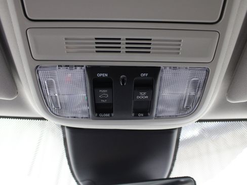 Used 2025 Honda Odyssey EX-L image 18