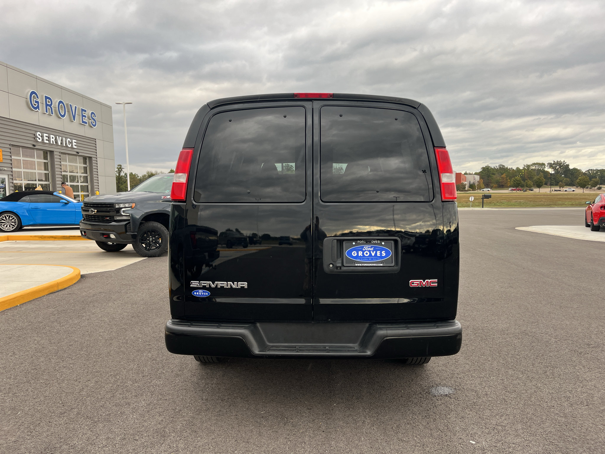 Used 2022 GMC Savana 2500 LS RWD image 6