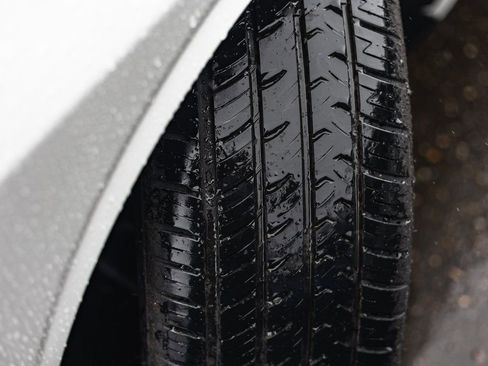 Used 2022 Dodge Challenger GT image 5