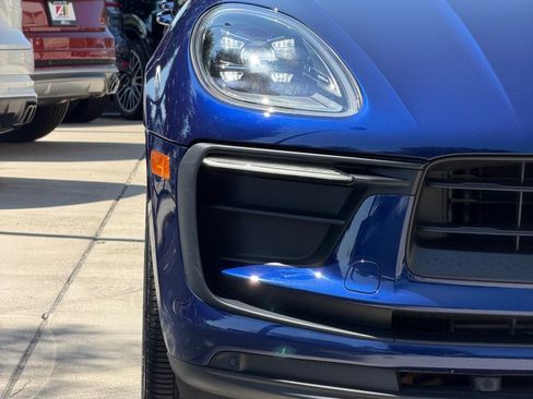 Used 2022 Porsche Macan AWD/4WD image 12