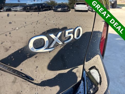 Used 2019 INFINITI QX50 Essential w/ Premium Heat Package image 9