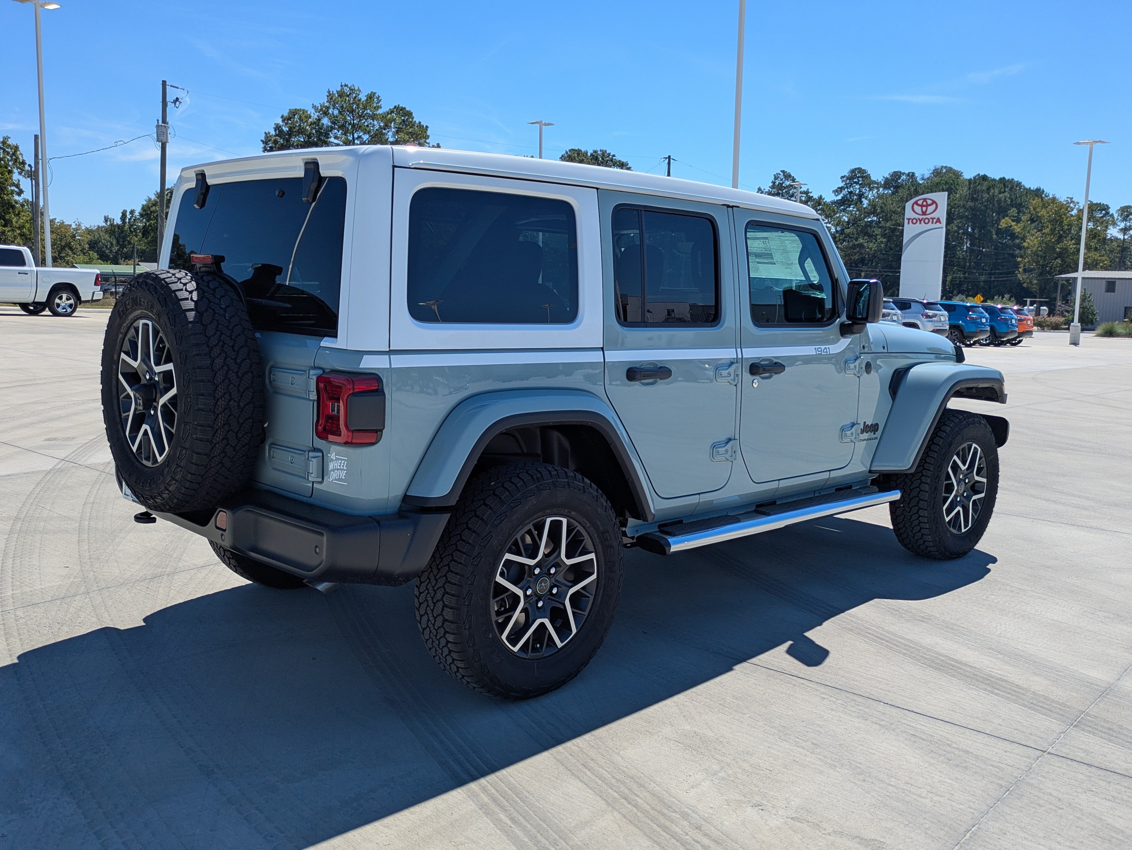 New 2027 Jeep Wrangler Unlimited Sahara AWD/4WD image 5