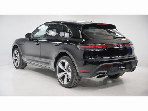 New 2026 Porsche Macan image 3