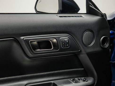 Used 2022 Ford Mustang Shelby GT500 w/ Technology Package image 78