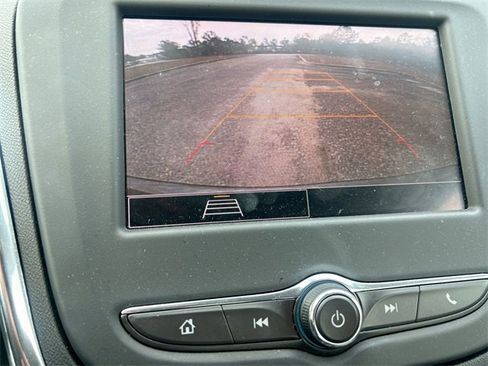 Used 2022 Chevrolet Equinox LS image 20