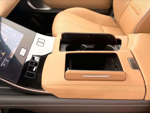 Used 2025 INFINITI QX80 Sensory AWD/4WD image 17