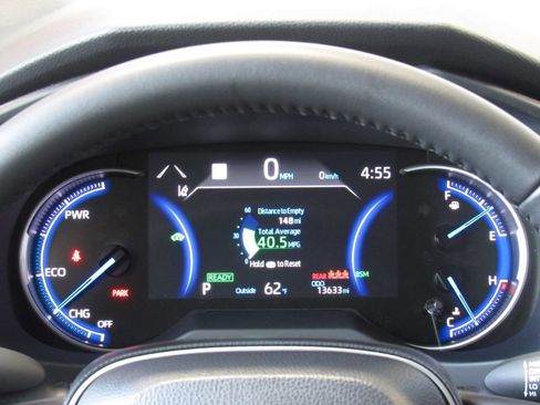 Used 2025 Toyota RAV4 XLE Premium image 23