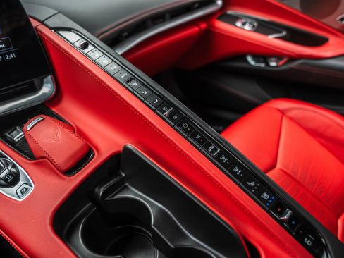 Used 2023 Chevrolet Corvette Stingray Premium Conv w/ Z51 Performance Package RWD image 31