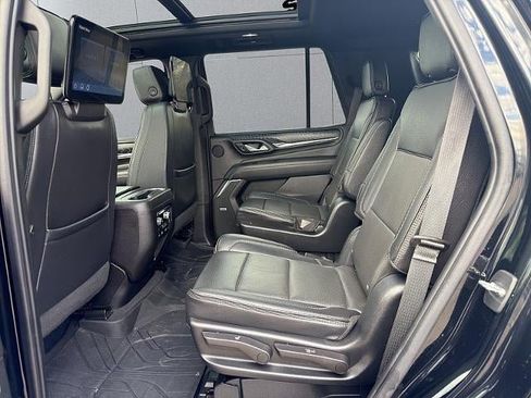 Used 2023 GMC Yukon Denali w/ Denali Reserve Package AWD/4WD image 24