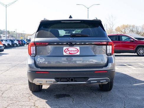 Used 2025 Ford Explorer Active w/ Active Comfort Package AWD/4WD image 4