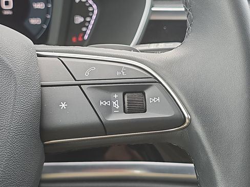 Certified 2025 Audi Q3 2.0T Premium w/ Convenience Package AWD/4WD image 12