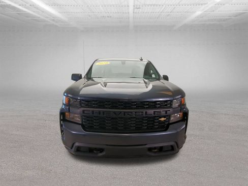 Used 2020 Chevrolet Silverado 1500 Custom w/ Custom Value Package AWD/4WD image 12
