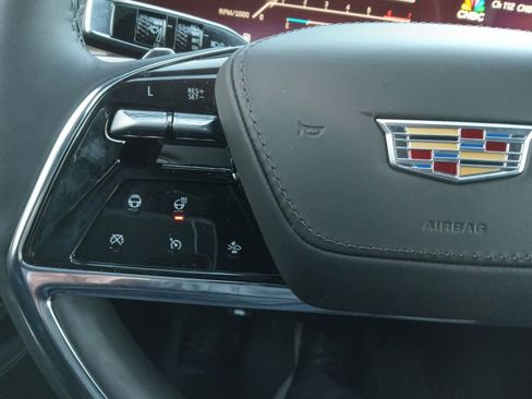 Used 2026 Cadillac Escalade Platinum Sport w/ LPO, ONYX Package image 22