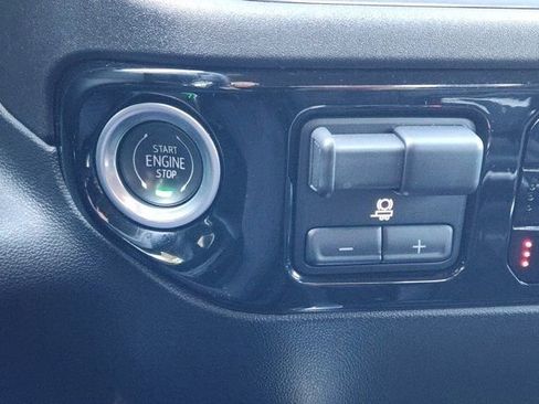 Used 2024 Chevrolet Silverado 1500 LTZ image 8