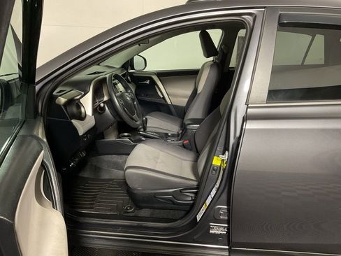 Used 2014 Toyota RAV4 XLE image 16