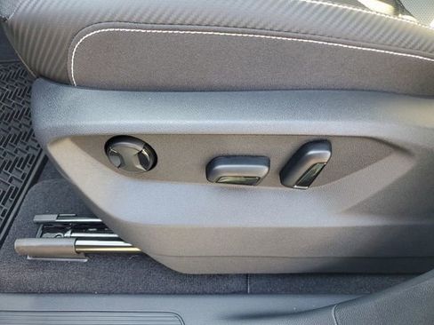 New 2026 Volkswagen Atlas Cross Sport SE image 17