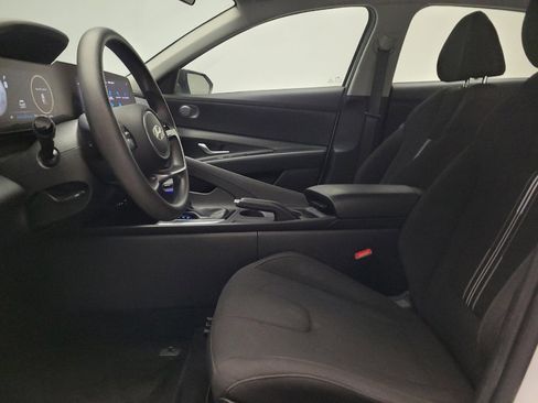 Used 2024 Hyundai Elantra SEL FWD image 17