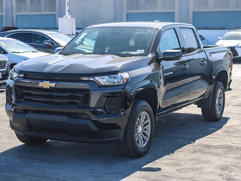 Used 2023 Chevrolet Colorado LT image 3