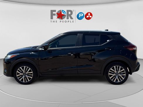 Used 2024 Nissan Kicks SV FWD image 2