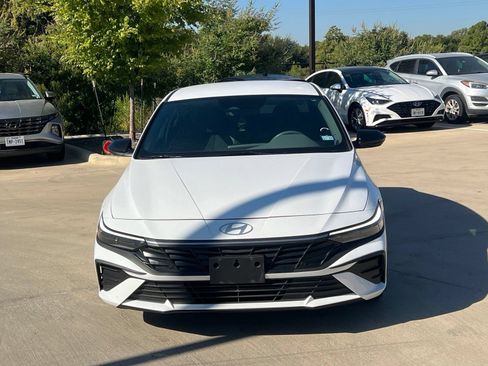 Certified 2025 Hyundai Elantra Sport FWD image 2