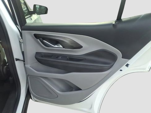 Used 2024 GMC Terrain SLE image 12