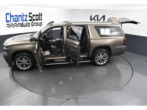 Used 2016 Chevrolet Suburban LTZ image 30