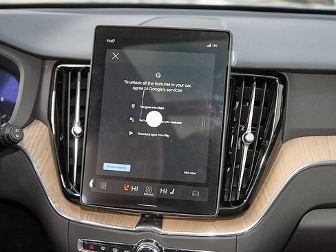 New 2026 Volvo XC60 B5 Plus w/ Protection Package Premier image 26