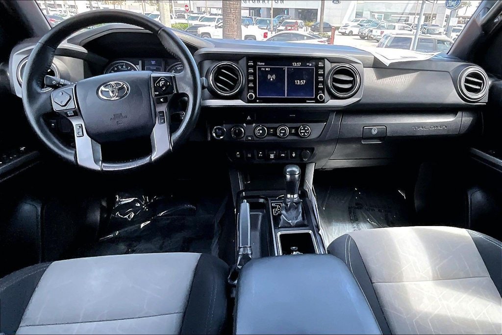 Used 2020 Toyota Tacoma TRD Off-Road w/ Technology Package AWD/4WD image 11