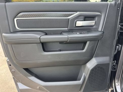 New 2026 RAM 2500 Big Horn AWD/4WD image 18