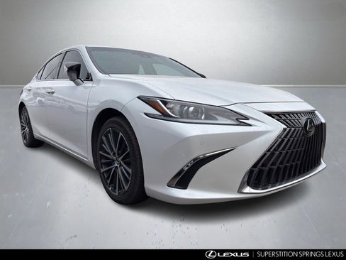 Used 2023 Lexus ES 300h w/ Premium Package image 2