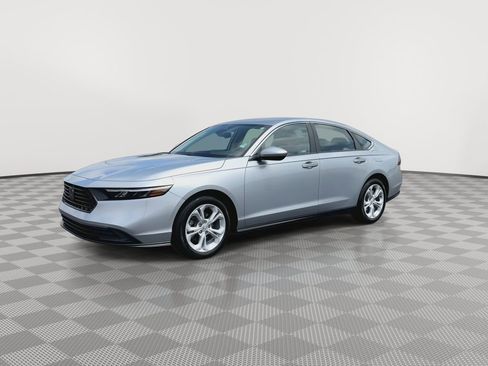 Used 2025 Honda Accord LX image 4
