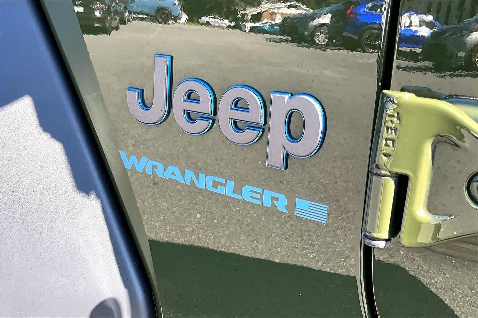Used 2023 Jeep Wrangler Unlimited w/ Cold Weather Group AWD/4WD image 31
