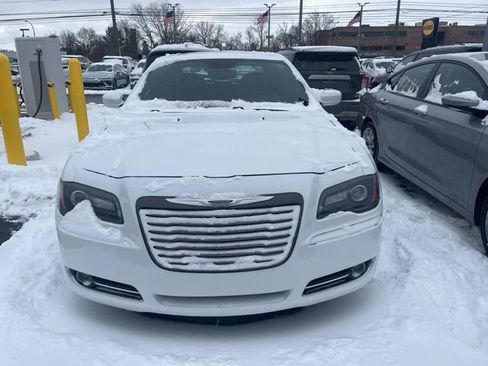 Used 2014 Chrysler 300 S image 9