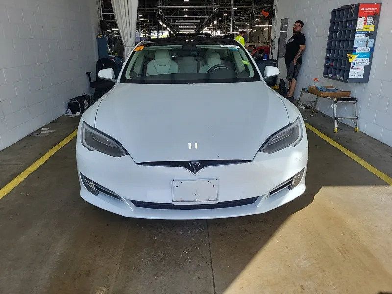Used 2018 Tesla Model S 100D AWD/4WD image 2